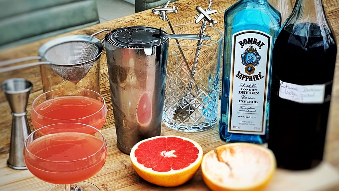 Read more about the article Aviation Mobile Bars