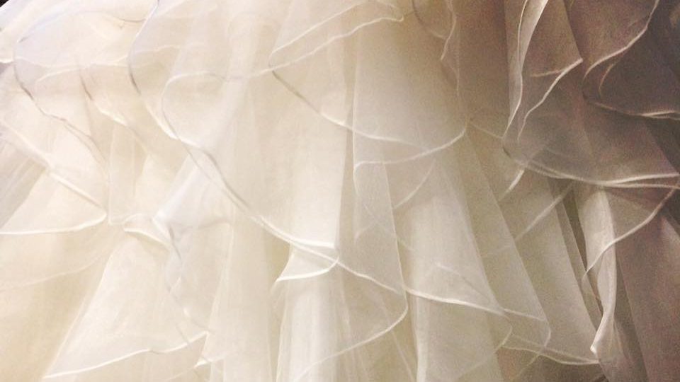 Read more about the article Love! Engagement! Bridal Wear! – Tips From A Seasoned Pro!