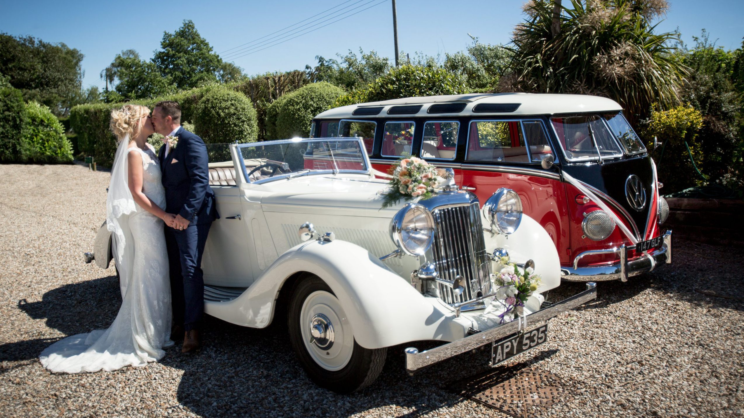Read more about the article Quirky Wedding Cars