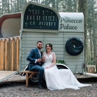 bride and groom prosecco