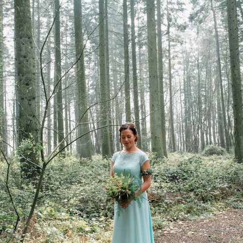 lone bridesmaid